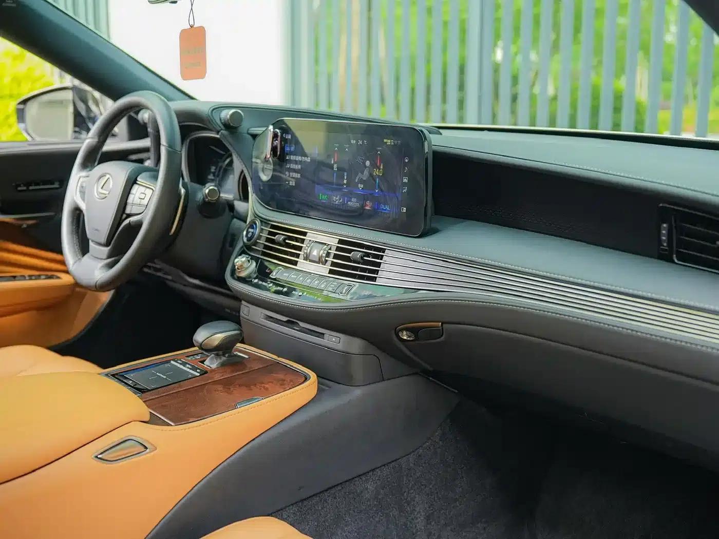 Lexus LS 2021 500h Premium Edition — миниатюра 11