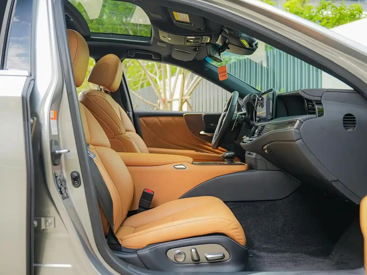 Lexus LS 2021 500h Premium Edition — миниатюра 12