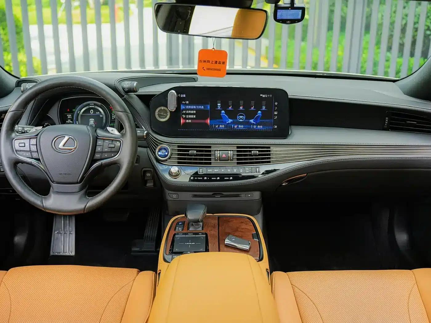 Lexus LS 2021 500h Premium Edition — миниатюра 20