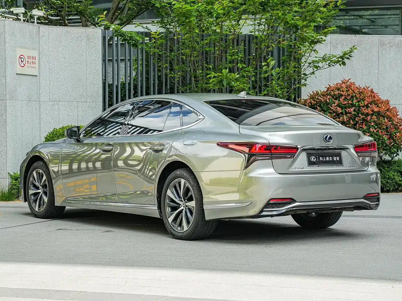 Lexus LS 2021 500h Premium Edition — миниатюра 6