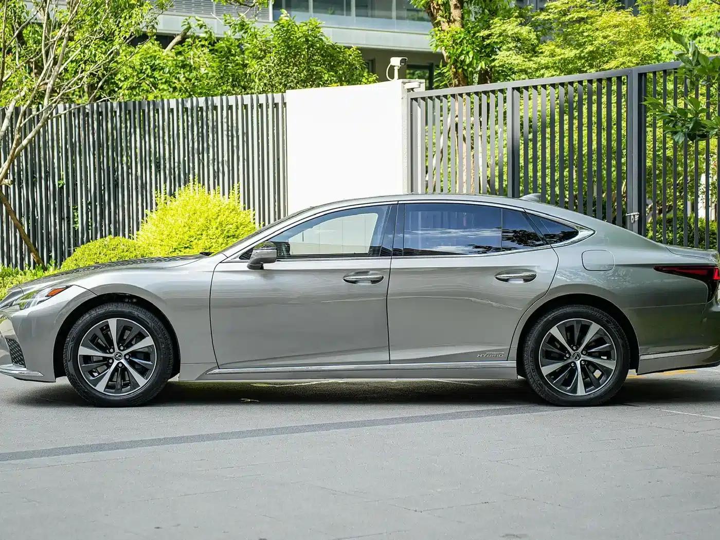 Lexus LS 2021 500h Premium Edition — миниатюра 7