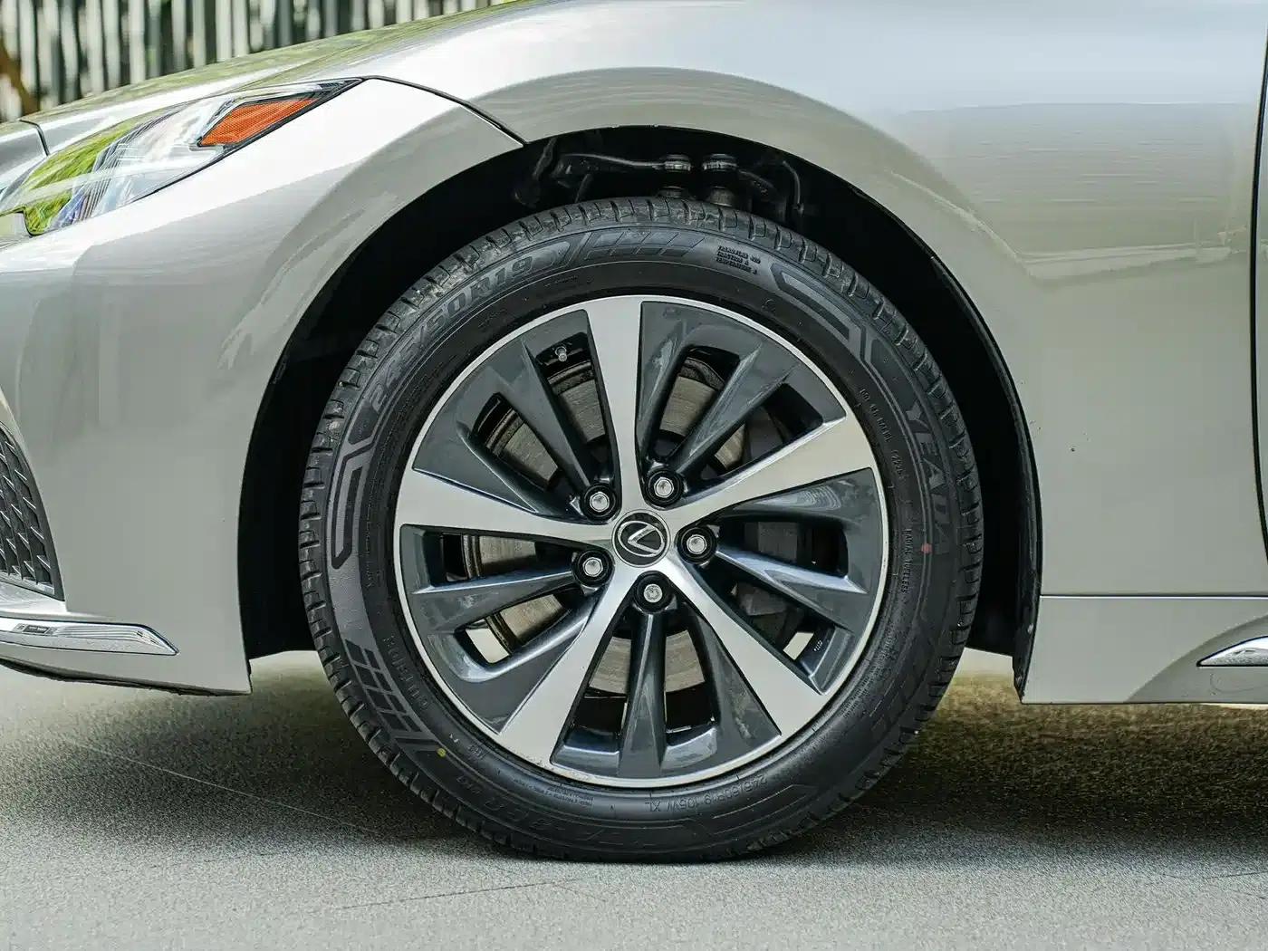 Lexus LS 2021 500h Premium Edition — миниатюра 8