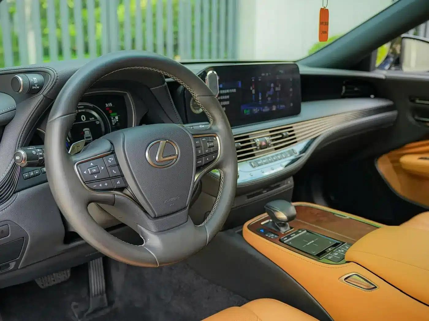 Lexus LS 2021 500h Premium Edition — миниатюра 10