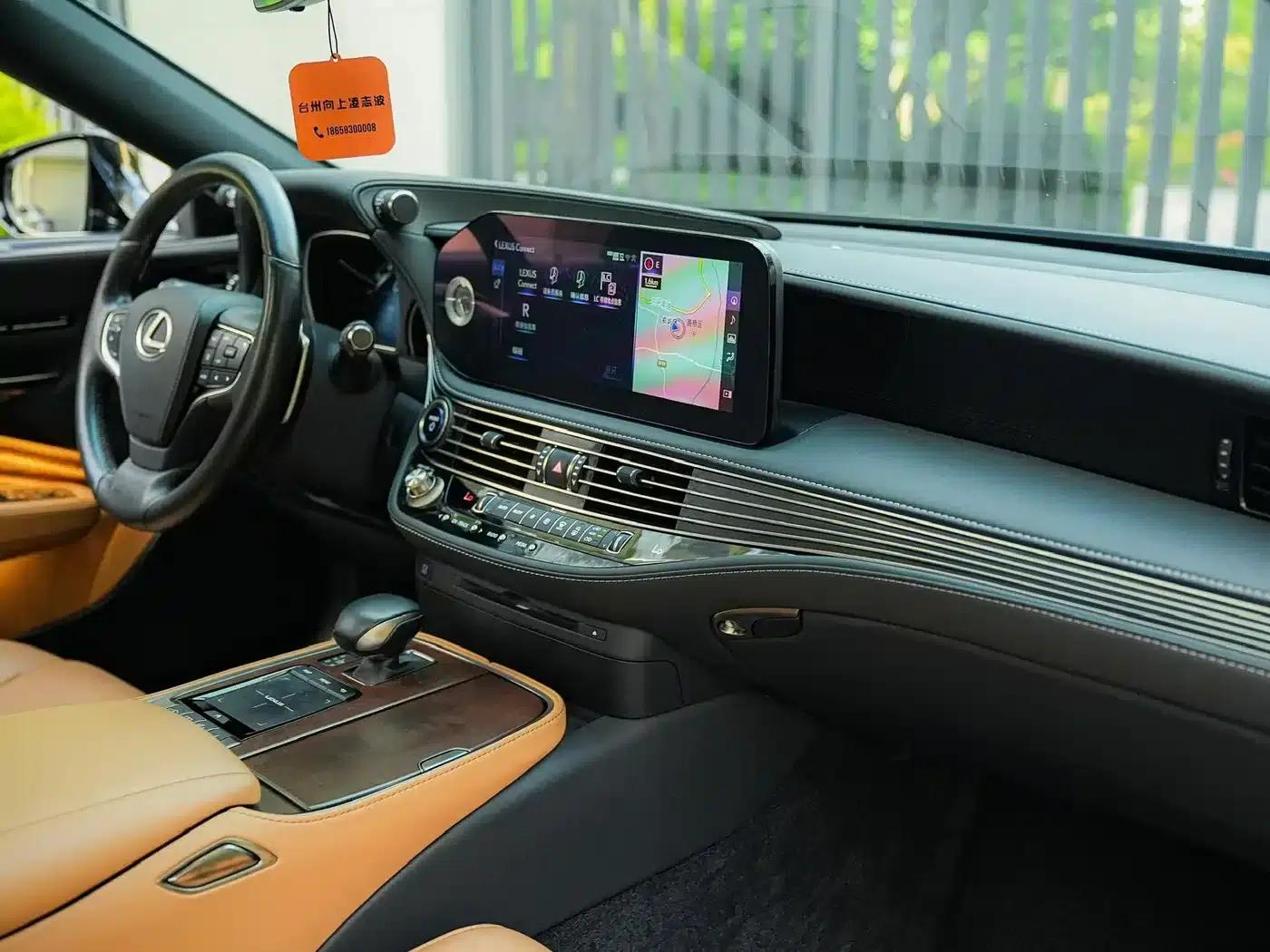 Lexus LS 2021 500h Premium Edition — миниатюра 11