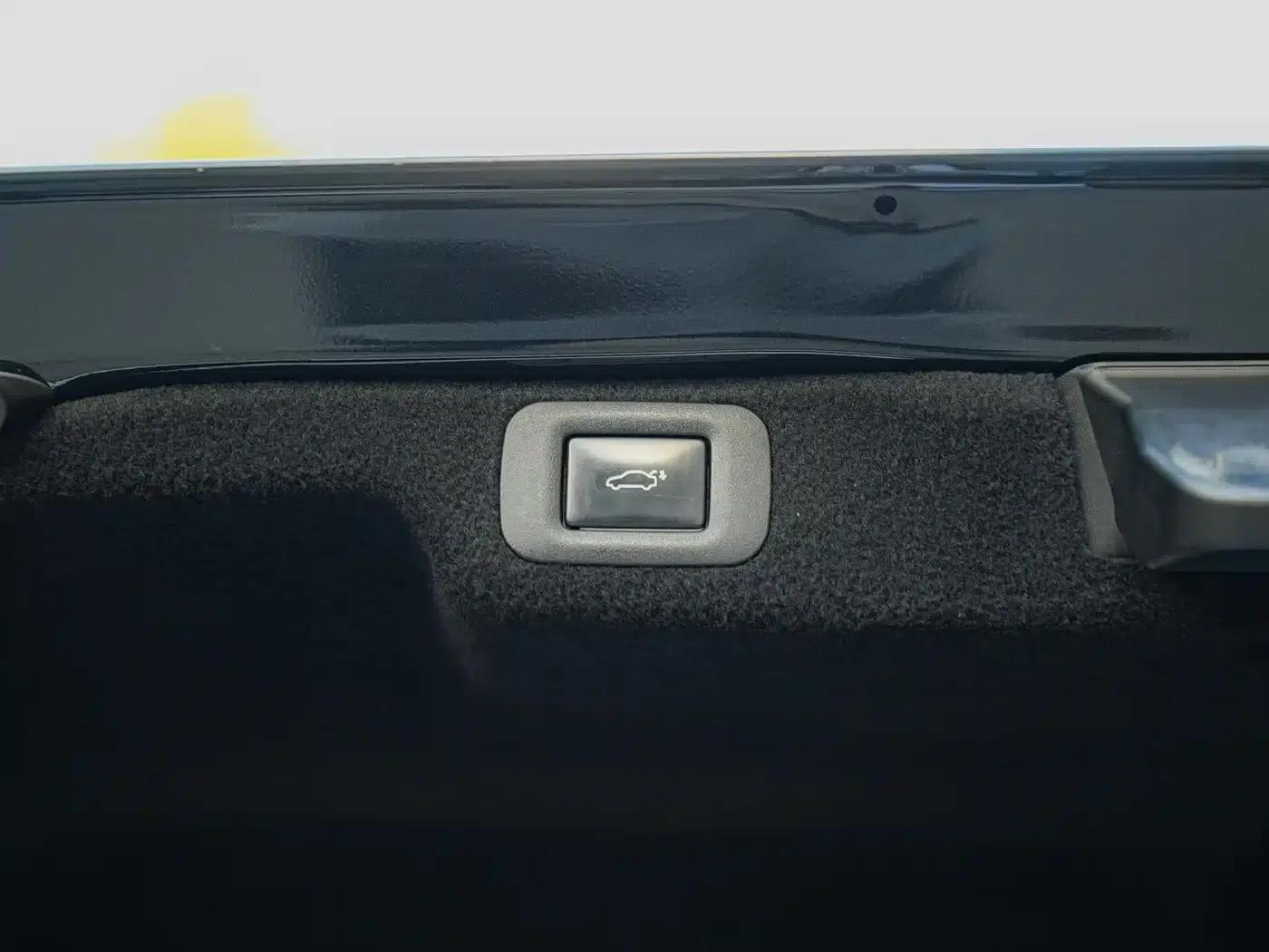 Lexus LS 2021 500h Premium Edition — миниатюра 24