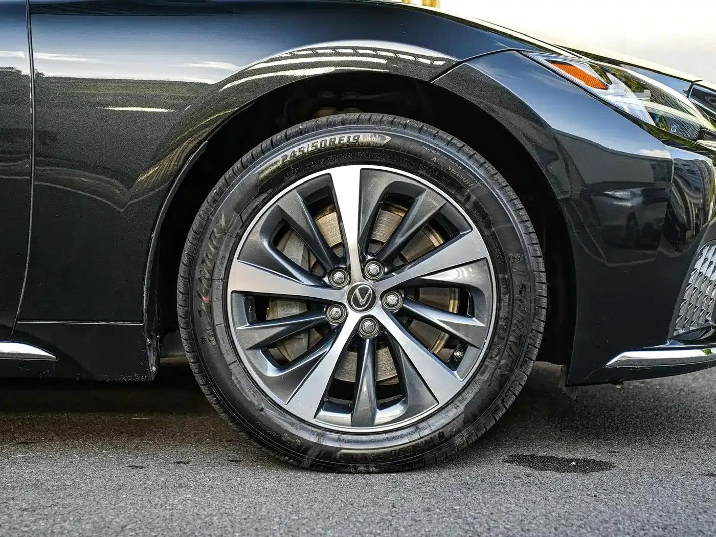 Lexus LS 2021 500h Premium Edition — миниатюра 8