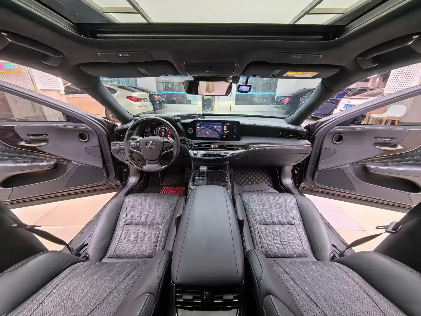 Lexus LS 2021 500h Luxury Edition — миниатюра 6