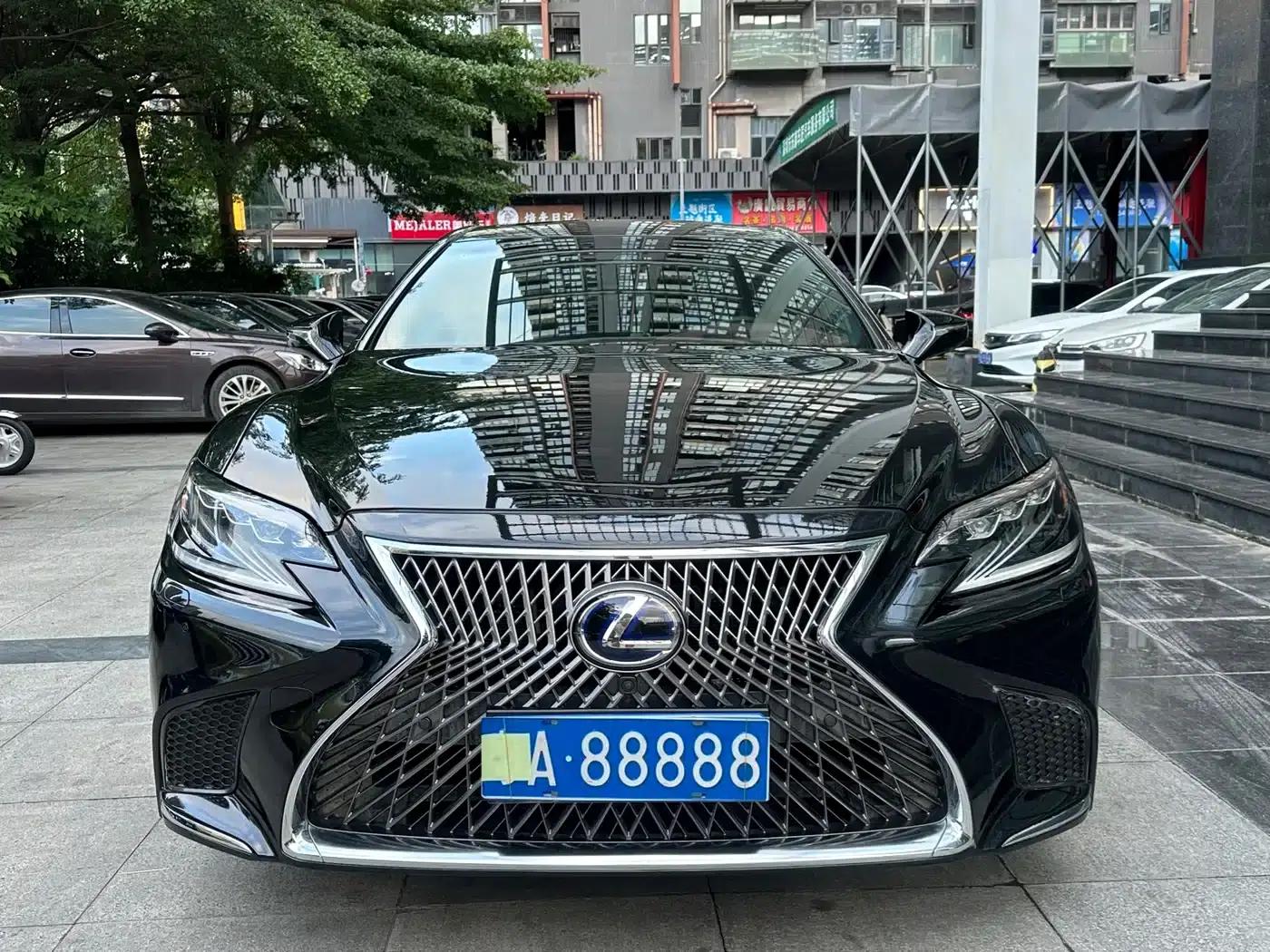 Lexus LS 2018 500h Executive Edition (China V emission standard) — миниатюра 2