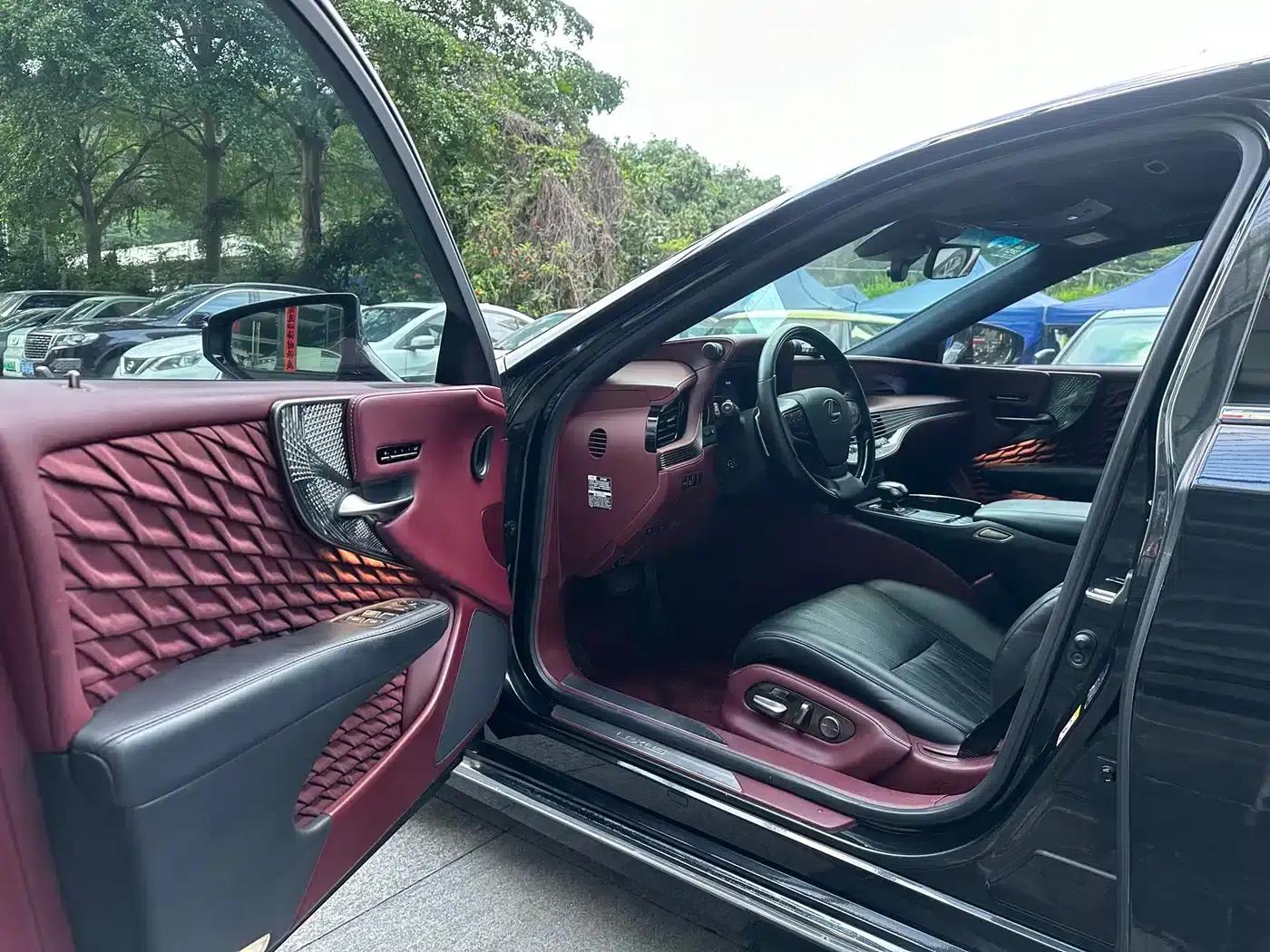 Lexus LS 2018 500h Executive Edition (China V emission standard) — миниатюра 4