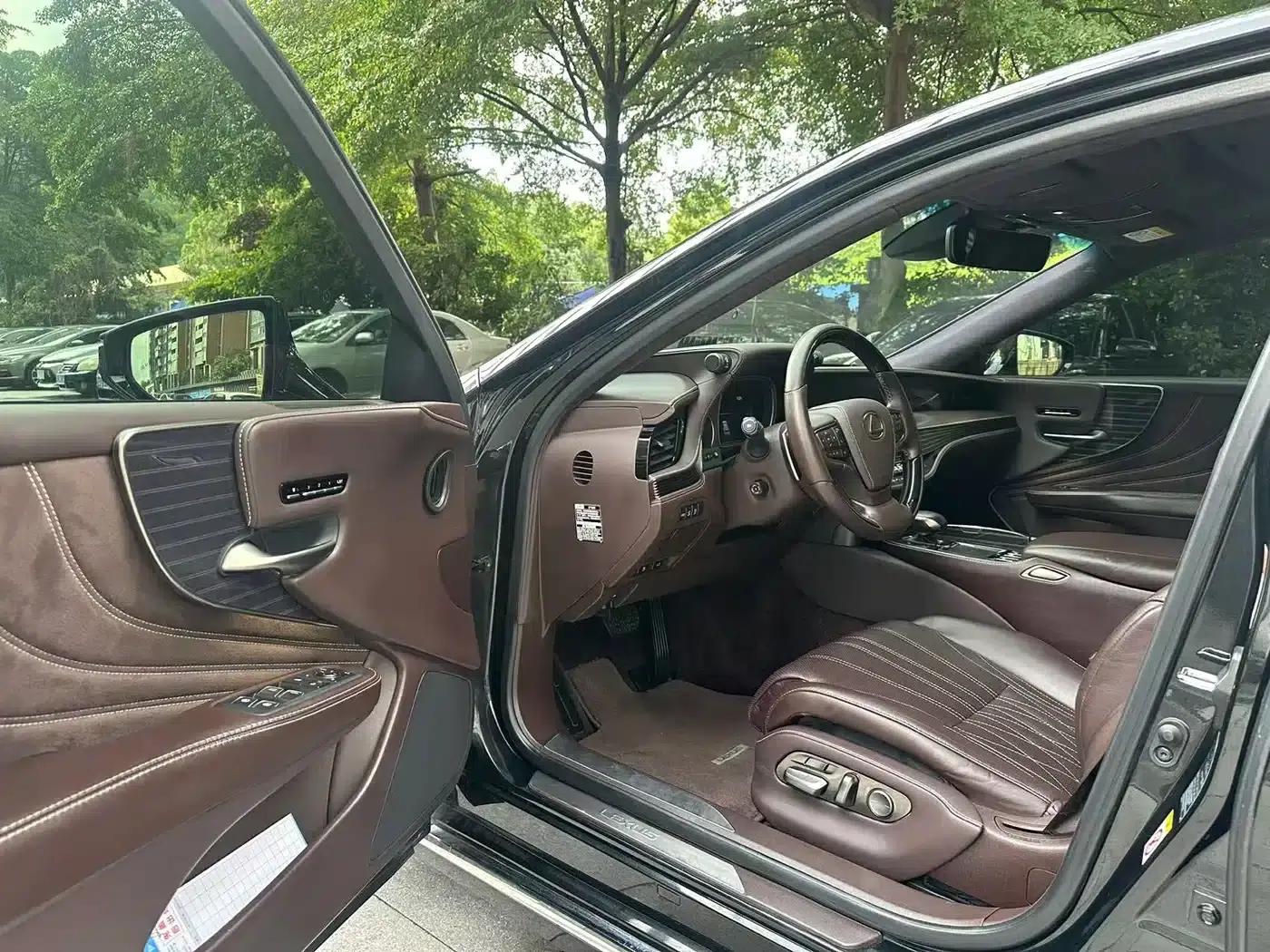Lexus LS 2018 350 Luxury Edition (China V emission standard) — миниатюра 4
