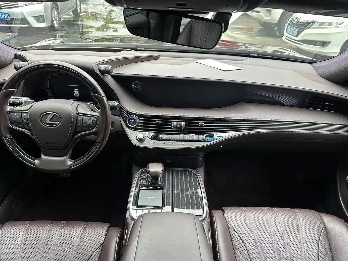 Lexus LS 2018 500h Luxury Edition (China V emission standard) — миниатюра 6