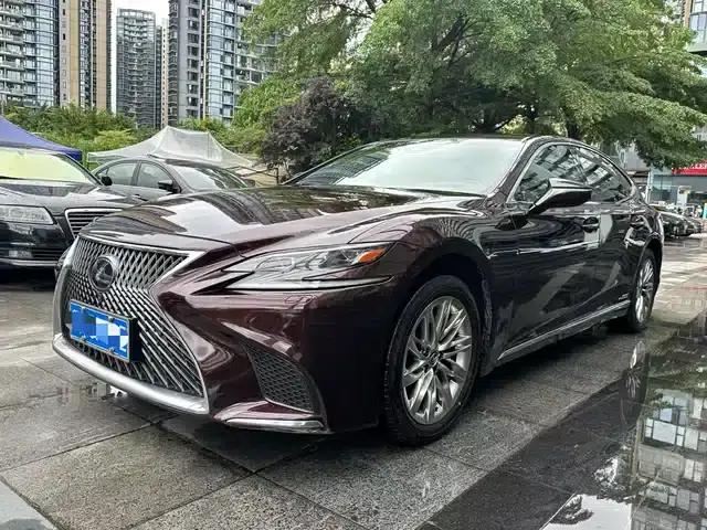 Lexus LS 2018 500h Luxury Edition (China V emission standard)