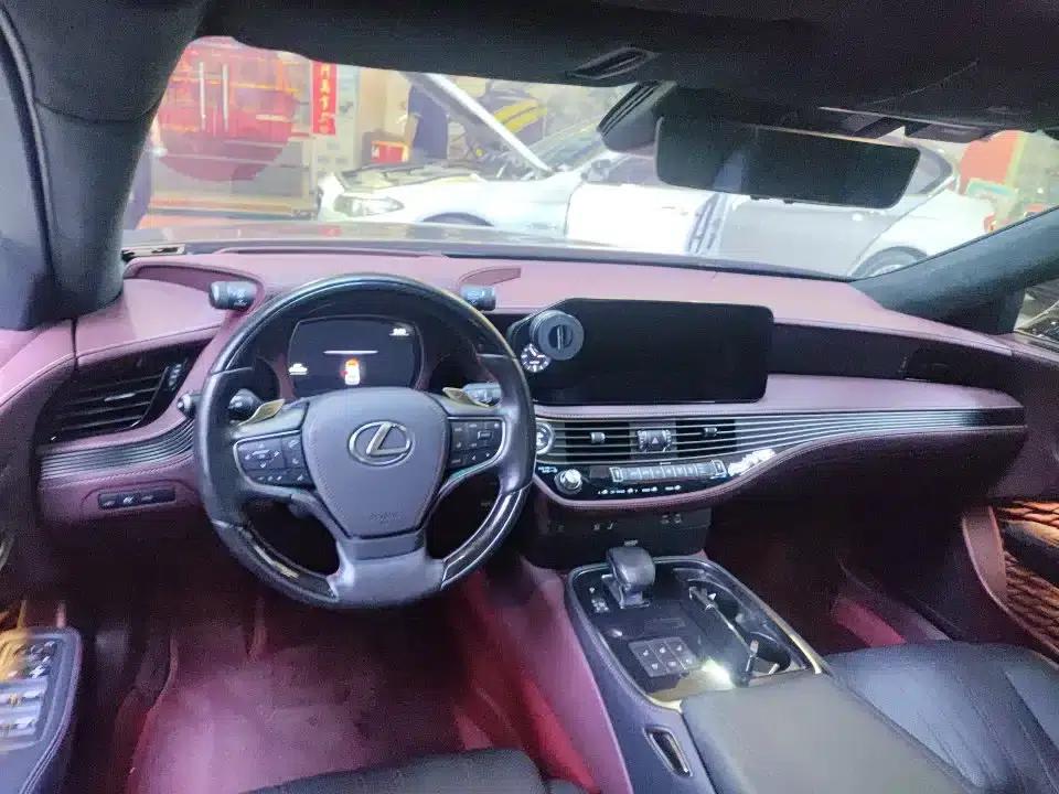 Lexus LS 2023 500h Executive Edition — миниатюра 7