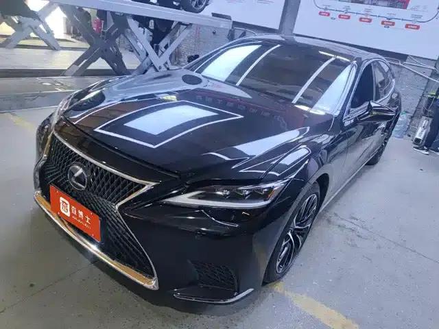 Lexus LS 2023 500h Executive Edition