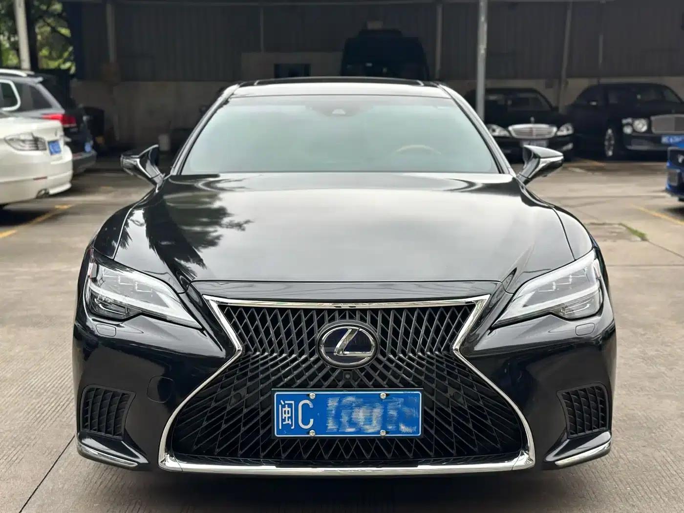Lexus LS 2021 500h Premium Edition — миниатюра 2