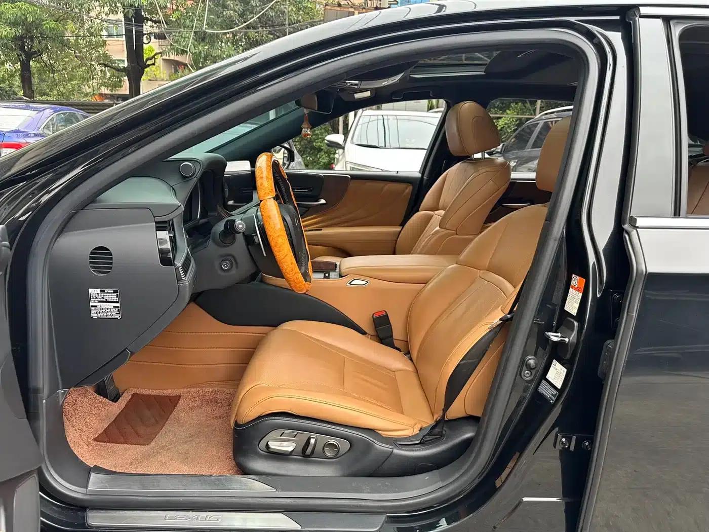 Lexus LS 2021 500h Premium Edition — миниатюра 6