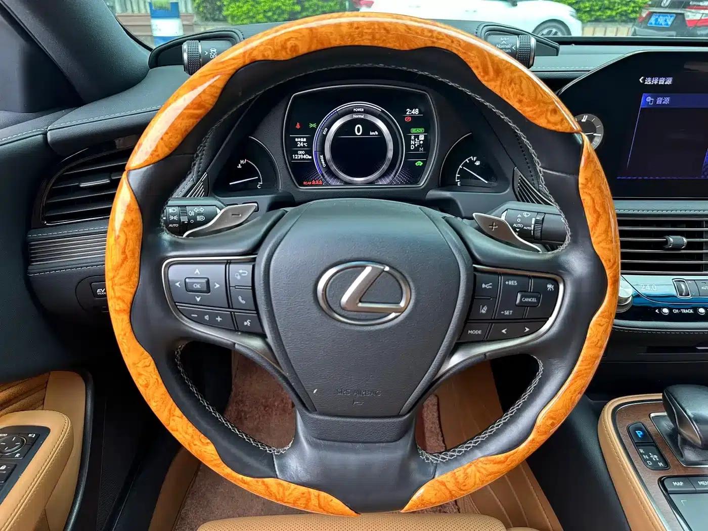 Lexus LS 2021 500h Premium Edition — миниатюра 10