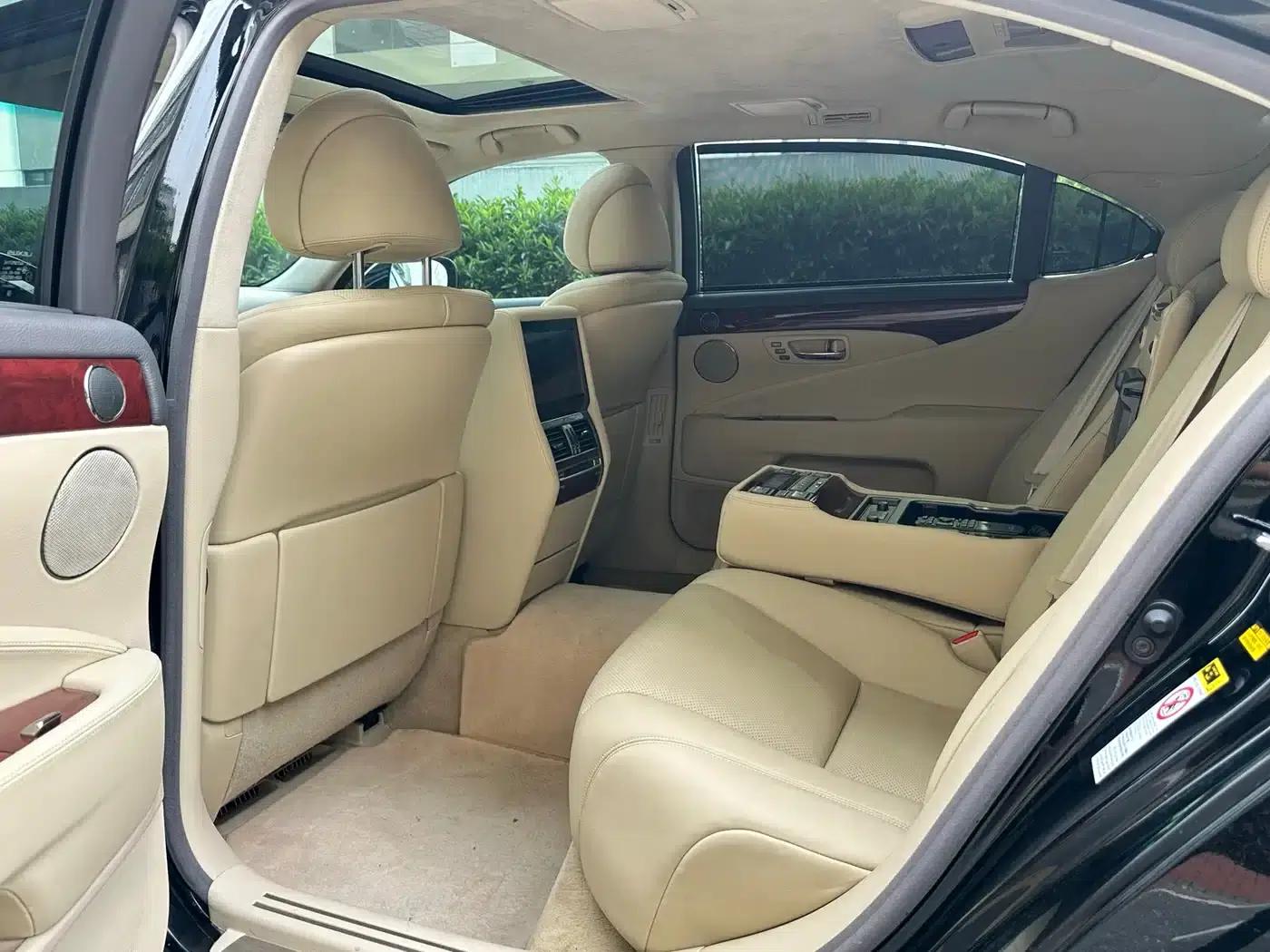 Lexus LS 2010 460L Luxury Edition — миниатюра 10