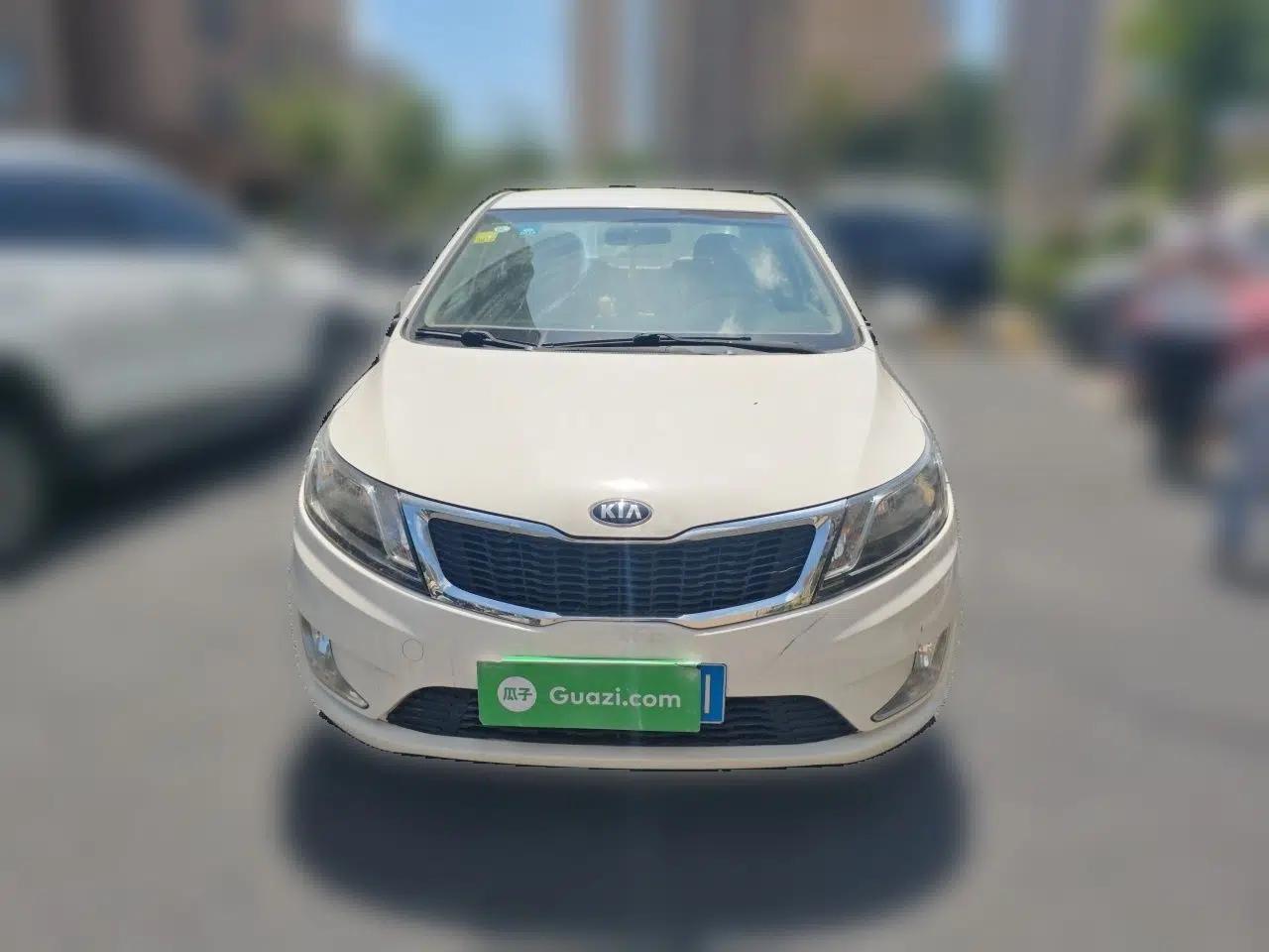 Kia K2 2012 Sedan 1.4L MT GLS Commemorative Edition — миниатюра 2