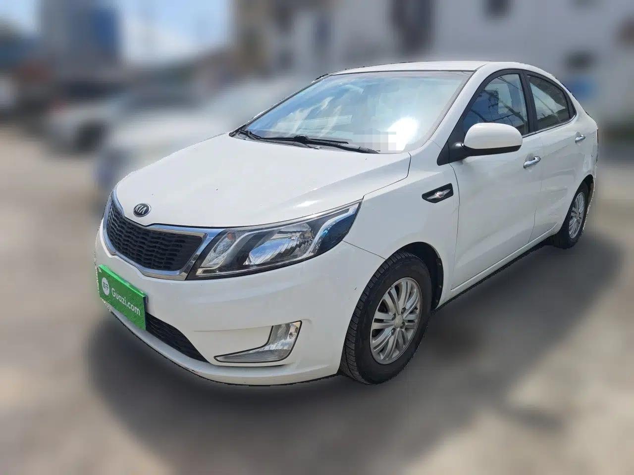 Kia K2 2012 Sedan 1.4L Automatic GLS Commemorative Edition — миниатюра 1
