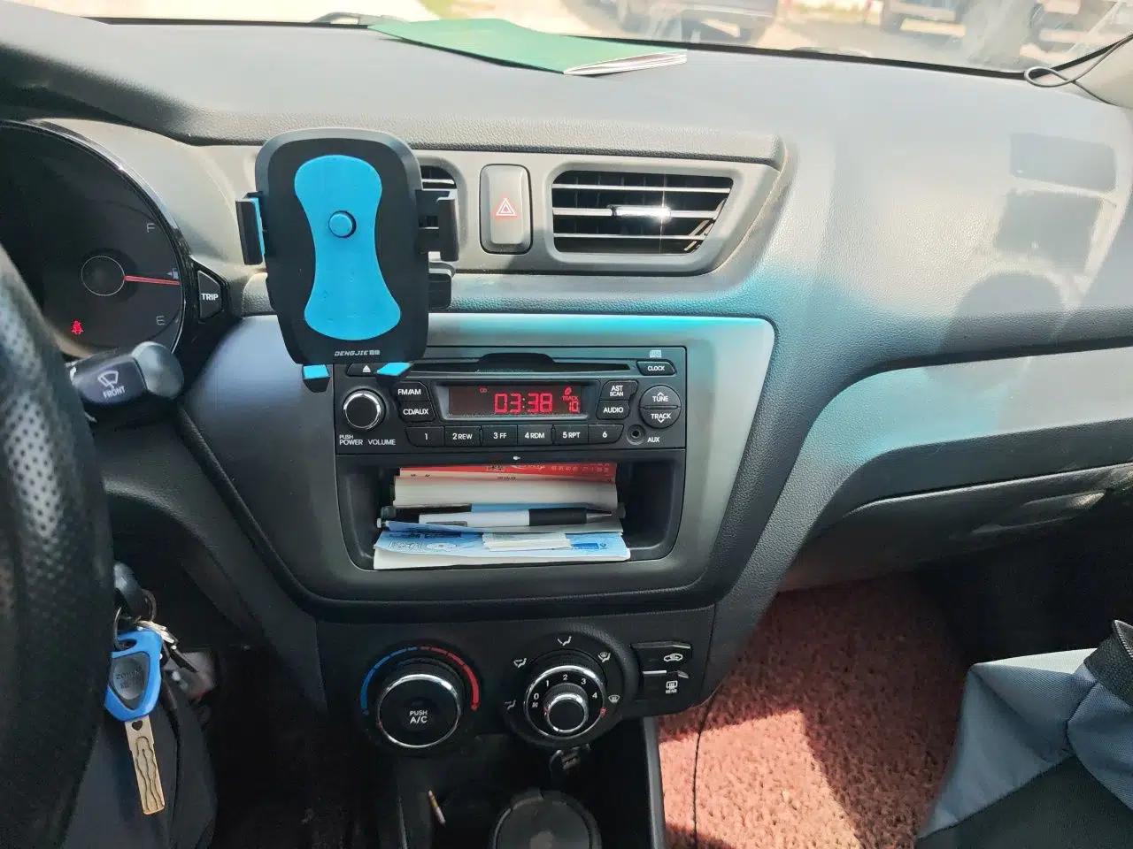 Kia K2 2012 Sedan 1.4L Automatic GLS Commemorative Edition — миниатюра 14