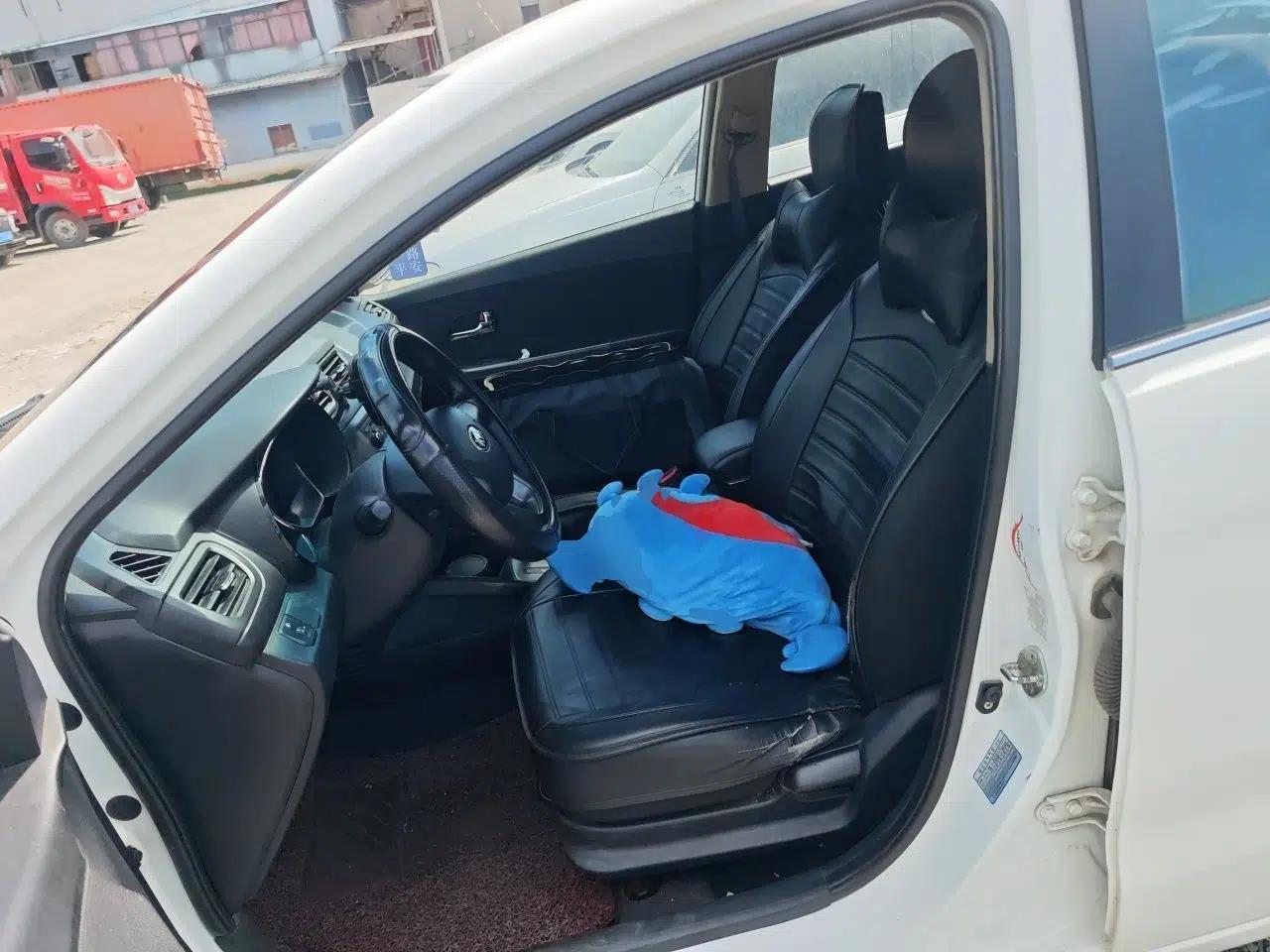 Kia K2 2012 Sedan 1.4L Automatic GLS Commemorative Edition — миниатюра 16