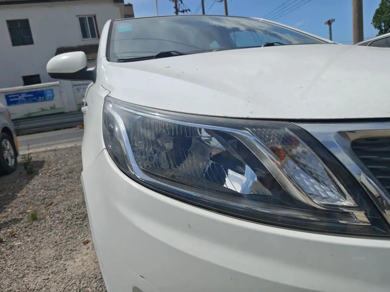 Kia K2 2012 Sedan 1.4L Automatic GLS Commemorative Edition — миниатюра 7