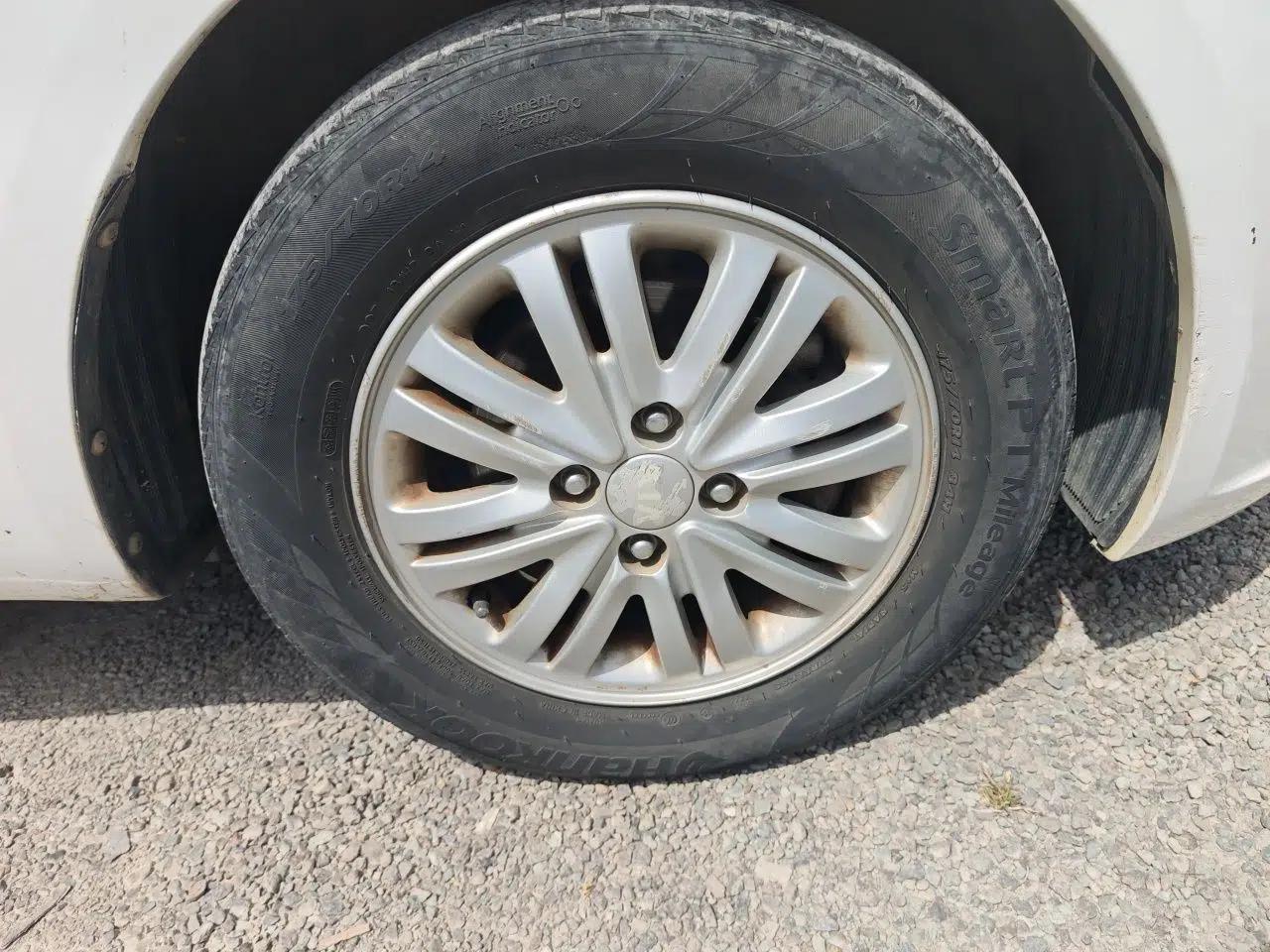 Kia K2 2012 Sedan 1.4L Automatic GLS Commemorative Edition — миниатюра 8