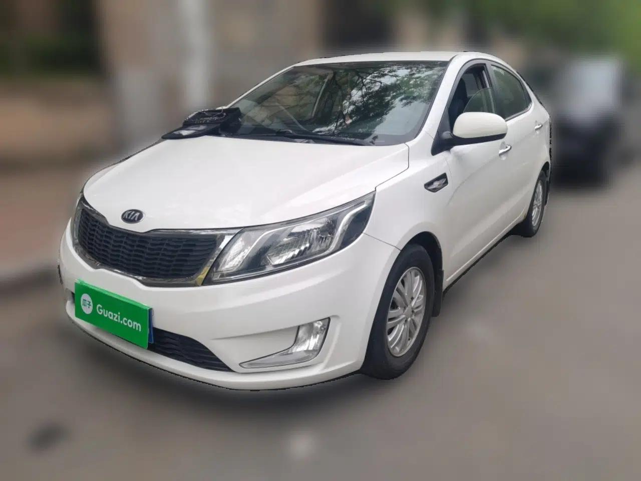 Kia K2 2012 Sedan 1.4L MT GLS Commemorative Edition — миниатюра 1