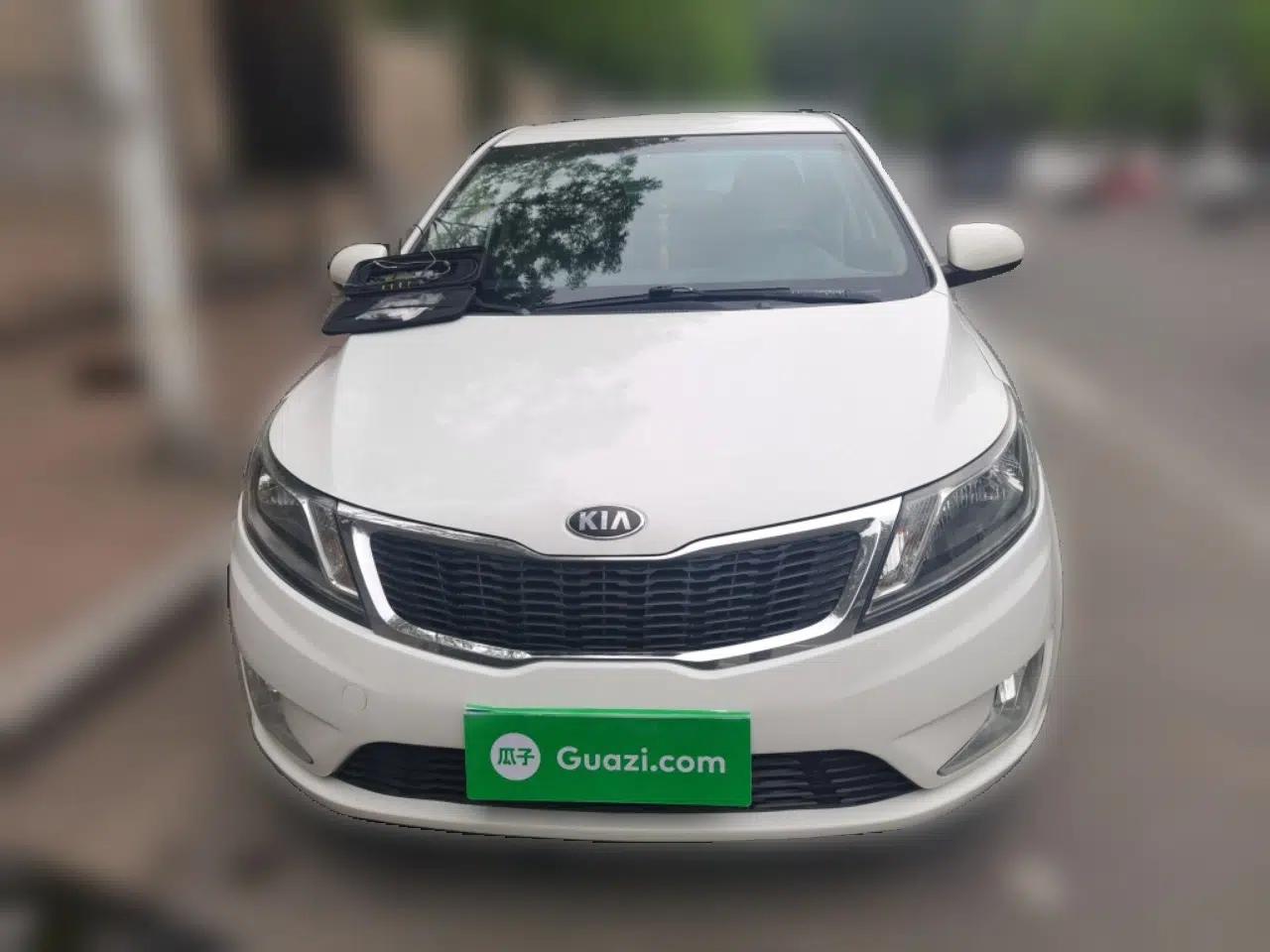 Kia K2 2012 Sedan 1.4L MT GLS Commemorative Edition — миниатюра 2