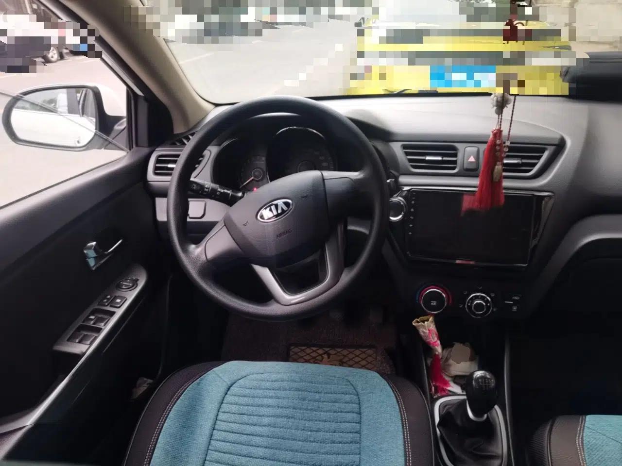 Kia K2 2012 Sedan 1.4L MT GLS Commemorative Edition — миниатюра 11
