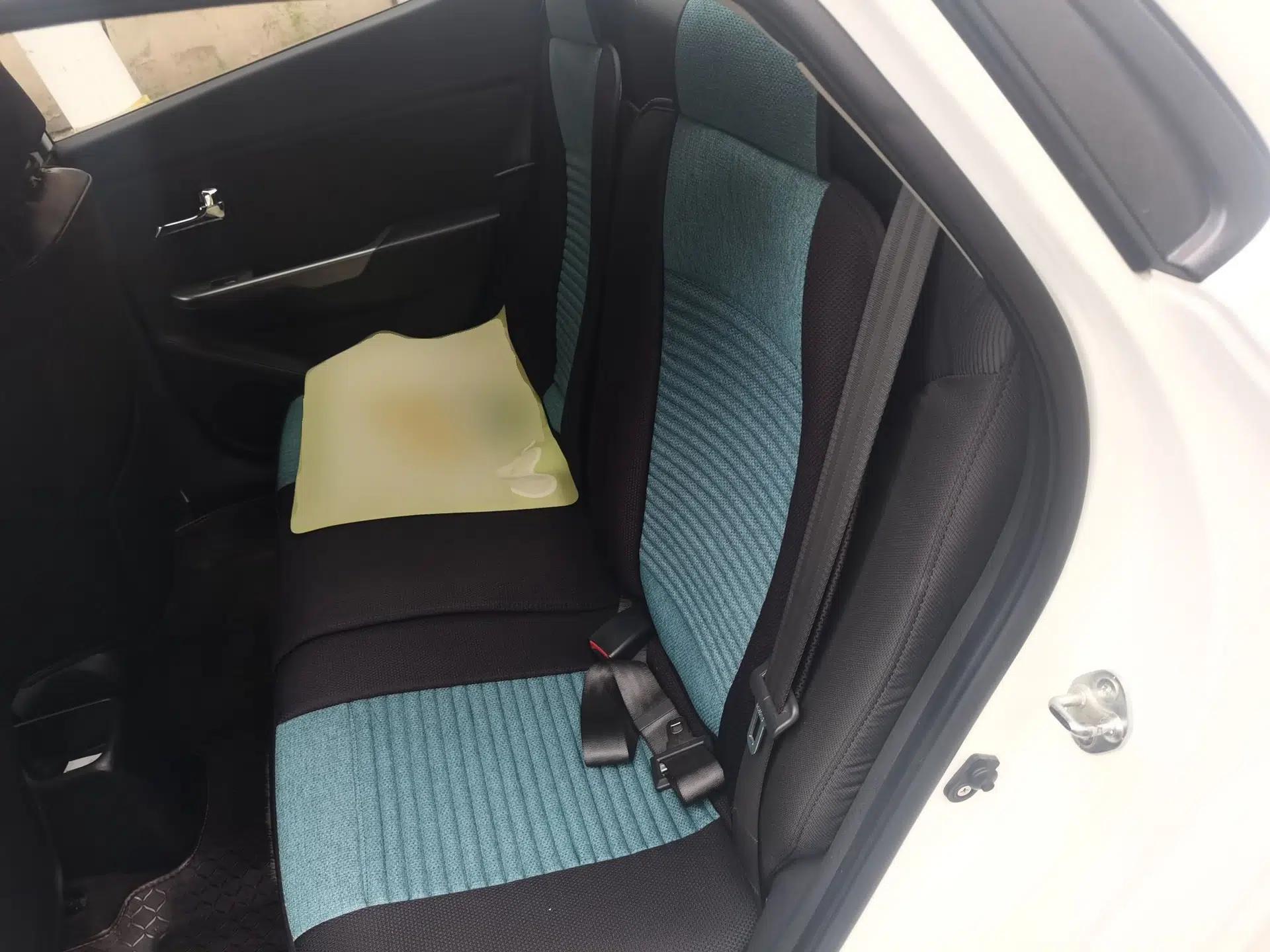 Kia K2 2012 Sedan 1.4L MT GLS Commemorative Edition — миниатюра 18