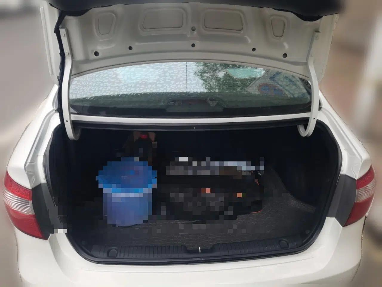 Kia K2 2012 Sedan 1.4L MT GLS Commemorative Edition — миниатюра 20