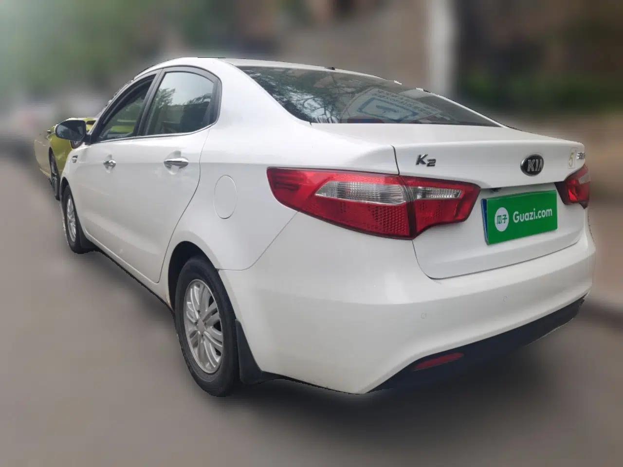 Kia K2 2012 Sedan 1.4L MT GLS Commemorative Edition — миниатюра 4
