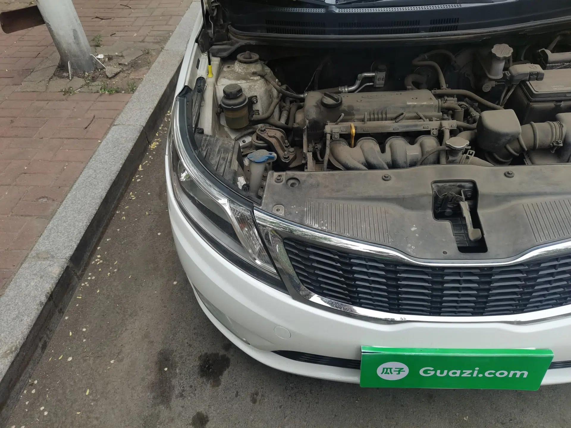 Kia K2 2012 Sedan 1.4L MT GLS Commemorative Edition — миниатюра 7