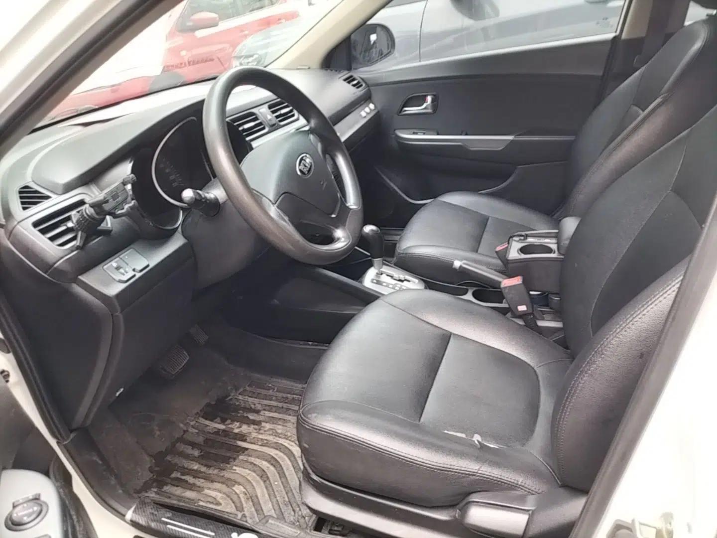 Kia K2 2015 Sedan 1.4L Automatic GLS — миниатюра 18