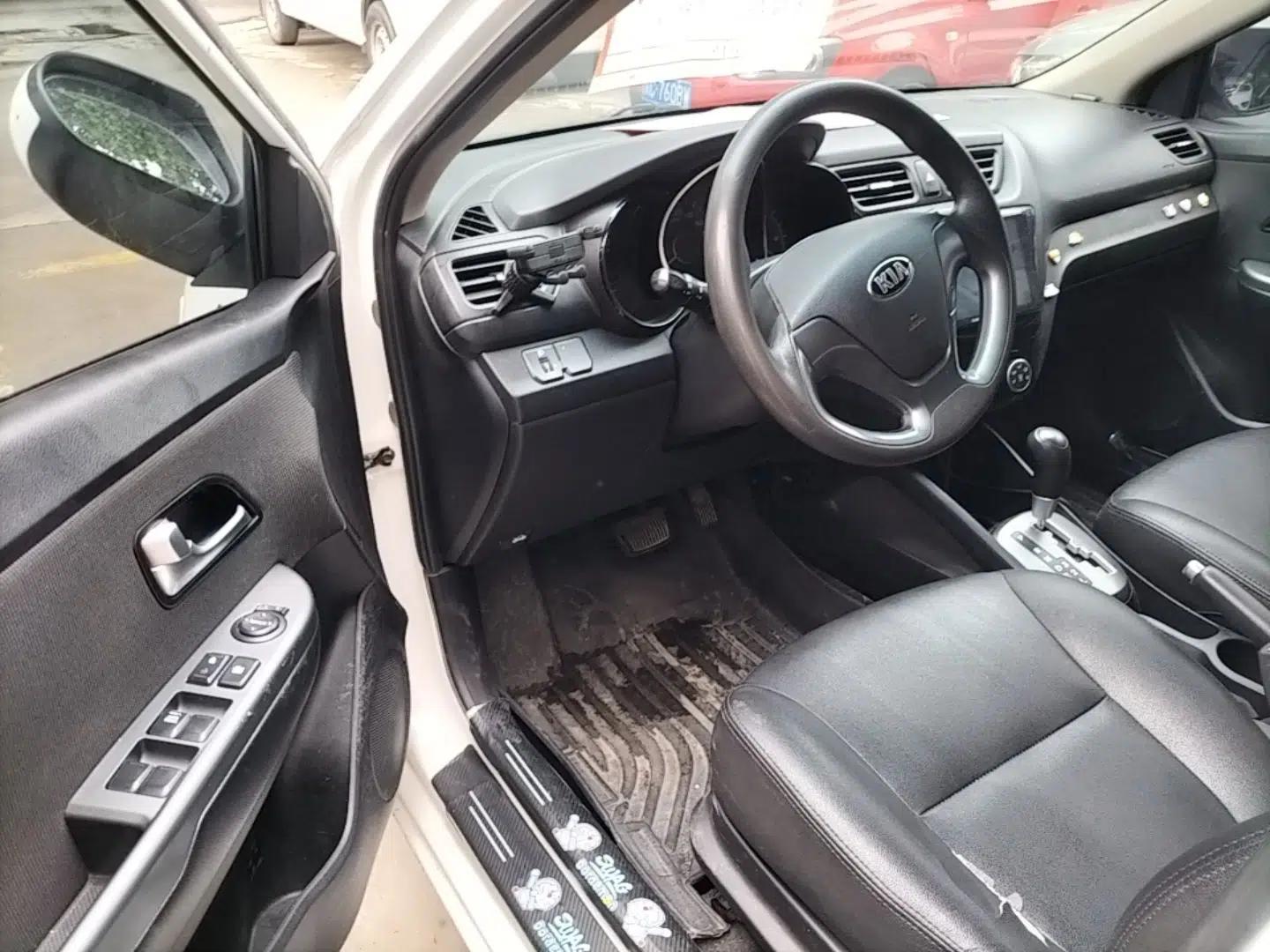 Kia K2 2015 Sedan 1.4L Automatic GLS — миниатюра 19