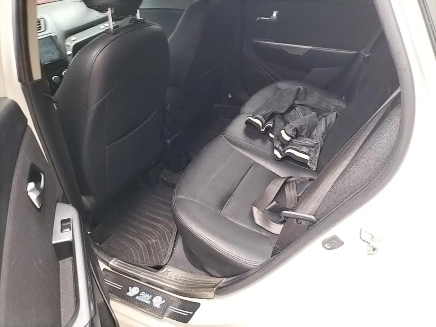 Kia K2 2015 Sedan 1.4L Automatic GLS — миниатюра 20