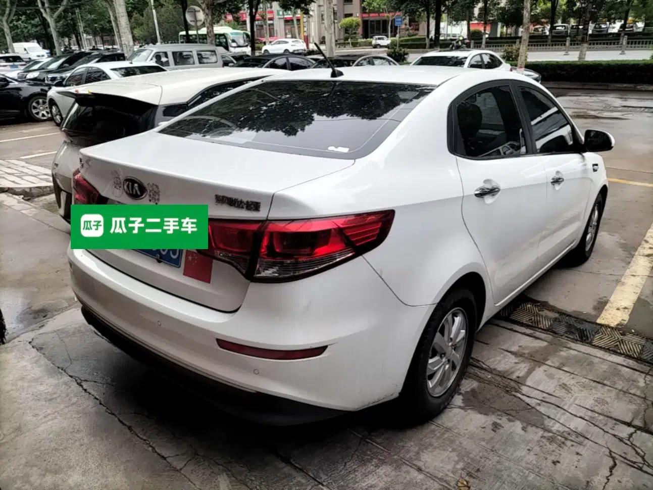 Kia K2 2015 Sedan 1.4L Automatic GLS — миниатюра 6