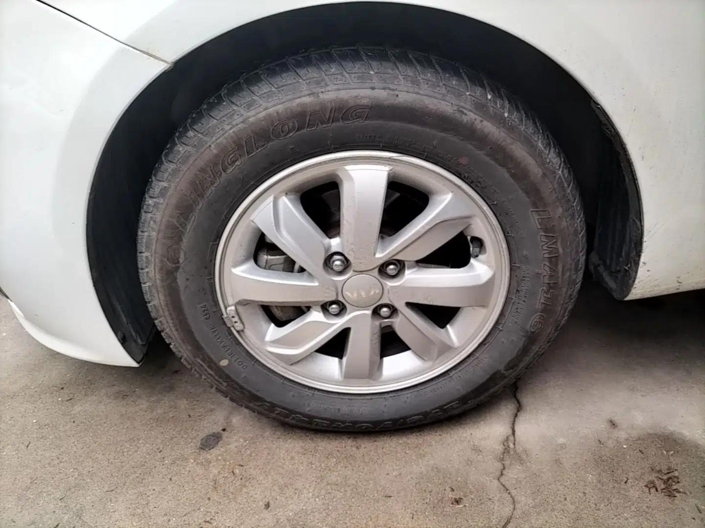 Kia K2 2015 Sedan 1.4L Automatic GLS — миниатюра 8