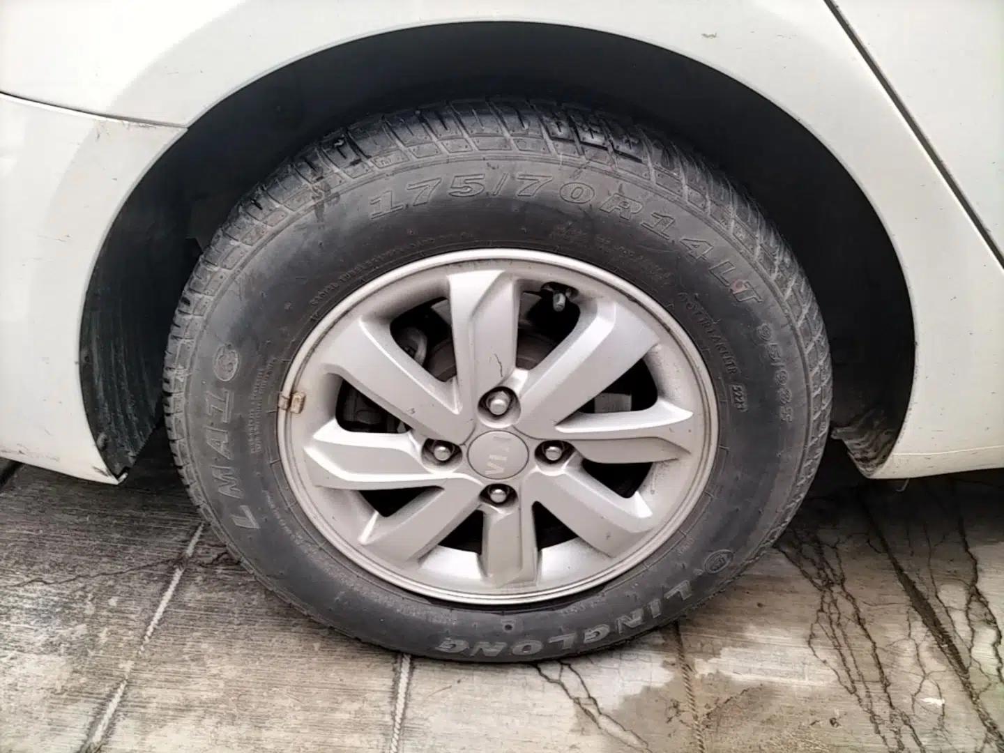 Kia K2 2015 Sedan 1.4L Automatic GLS — миниатюра 10