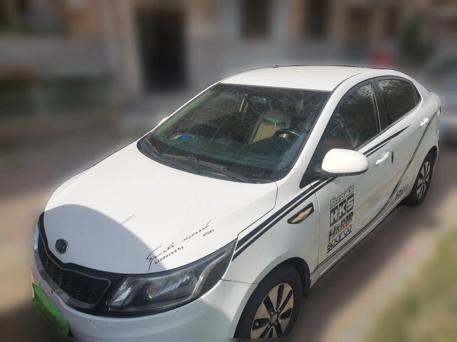Kia K2 2012 Sedan 1.4L MT GLS Commemorative Edition — миниатюра 1
