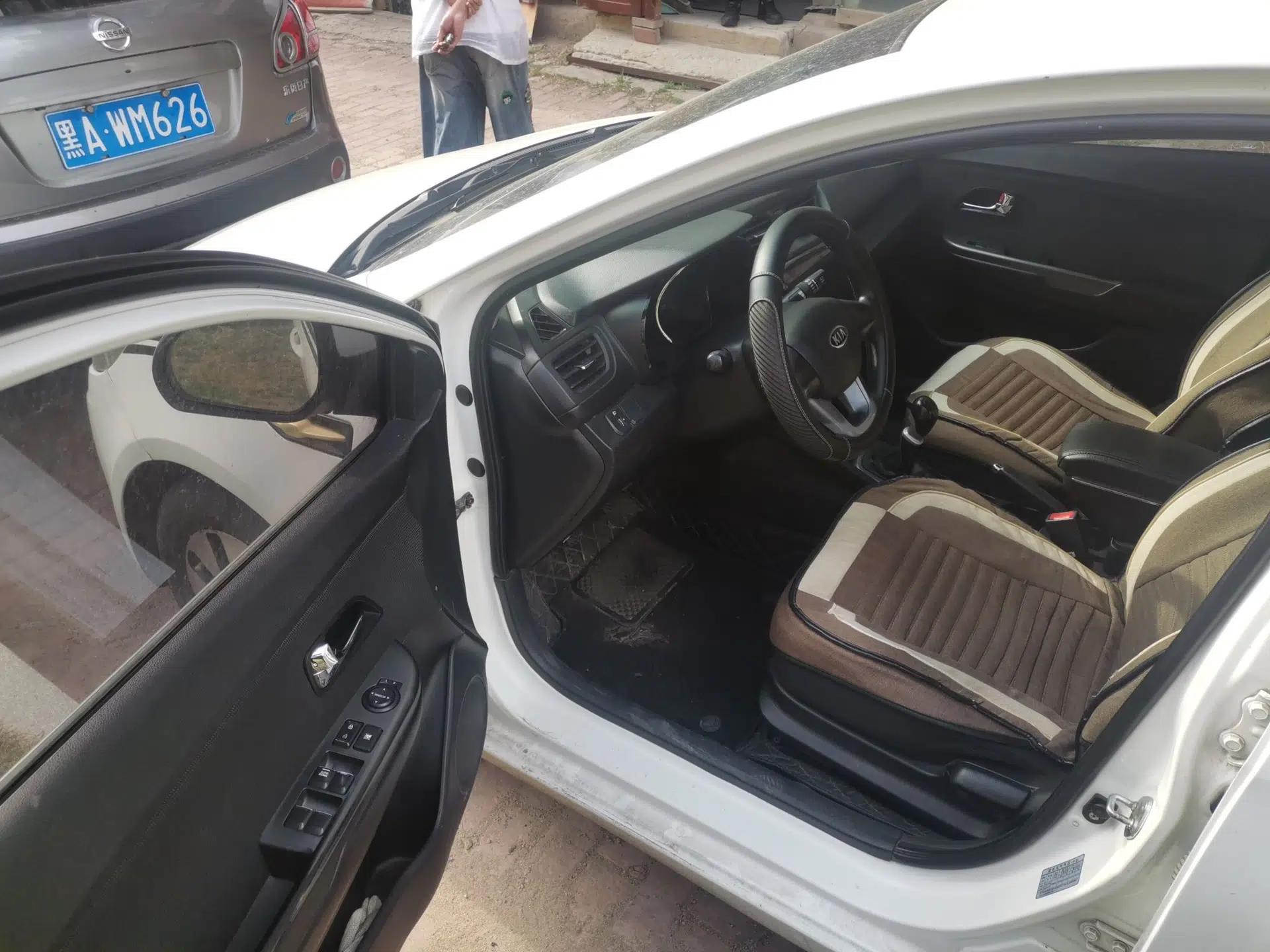 Kia K2 2012 Sedan 1.4L MT GLS Commemorative Edition — миниатюра 17