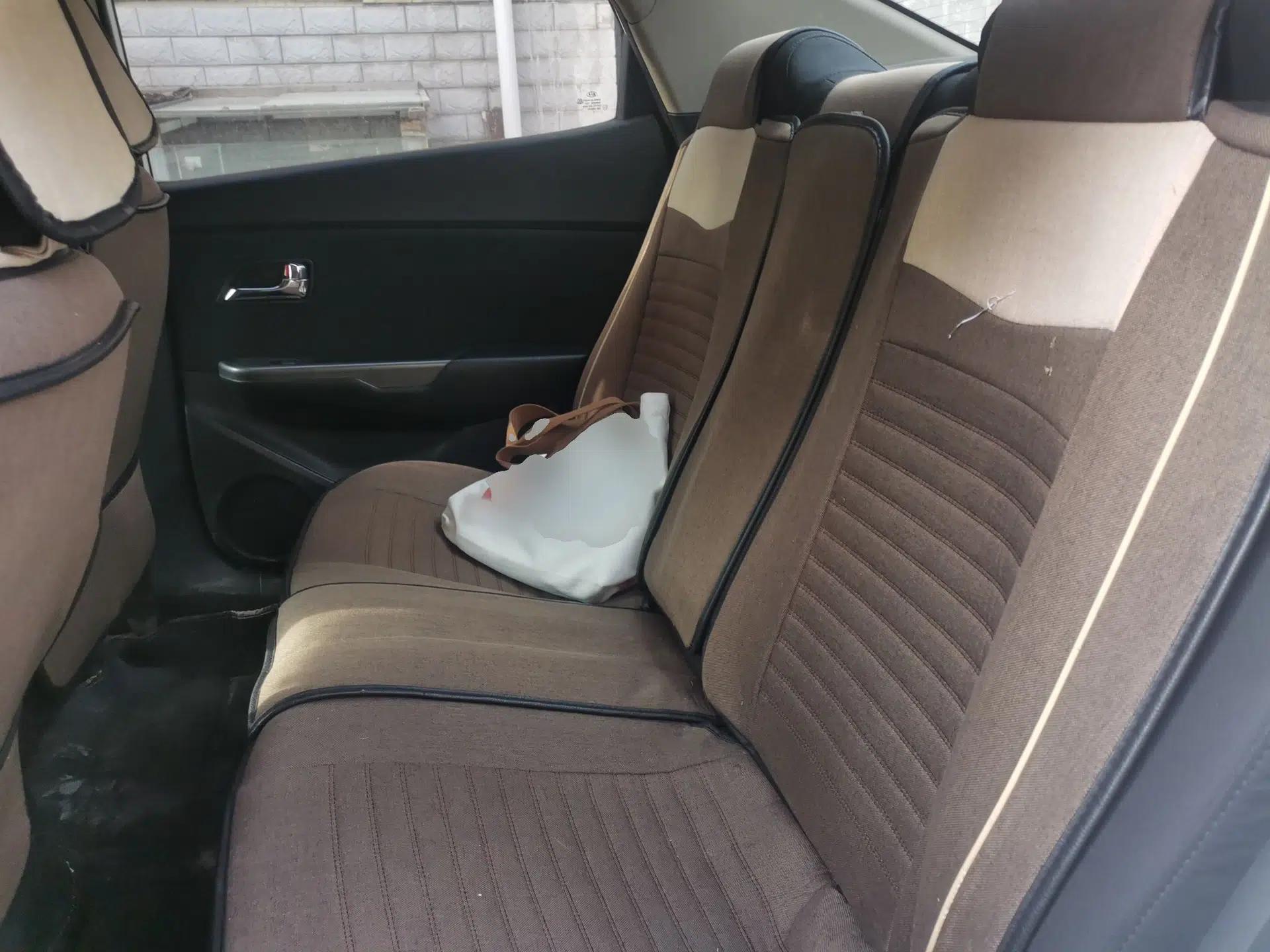 Kia K2 2012 Sedan 1.4L MT GLS Commemorative Edition — миниатюра 18