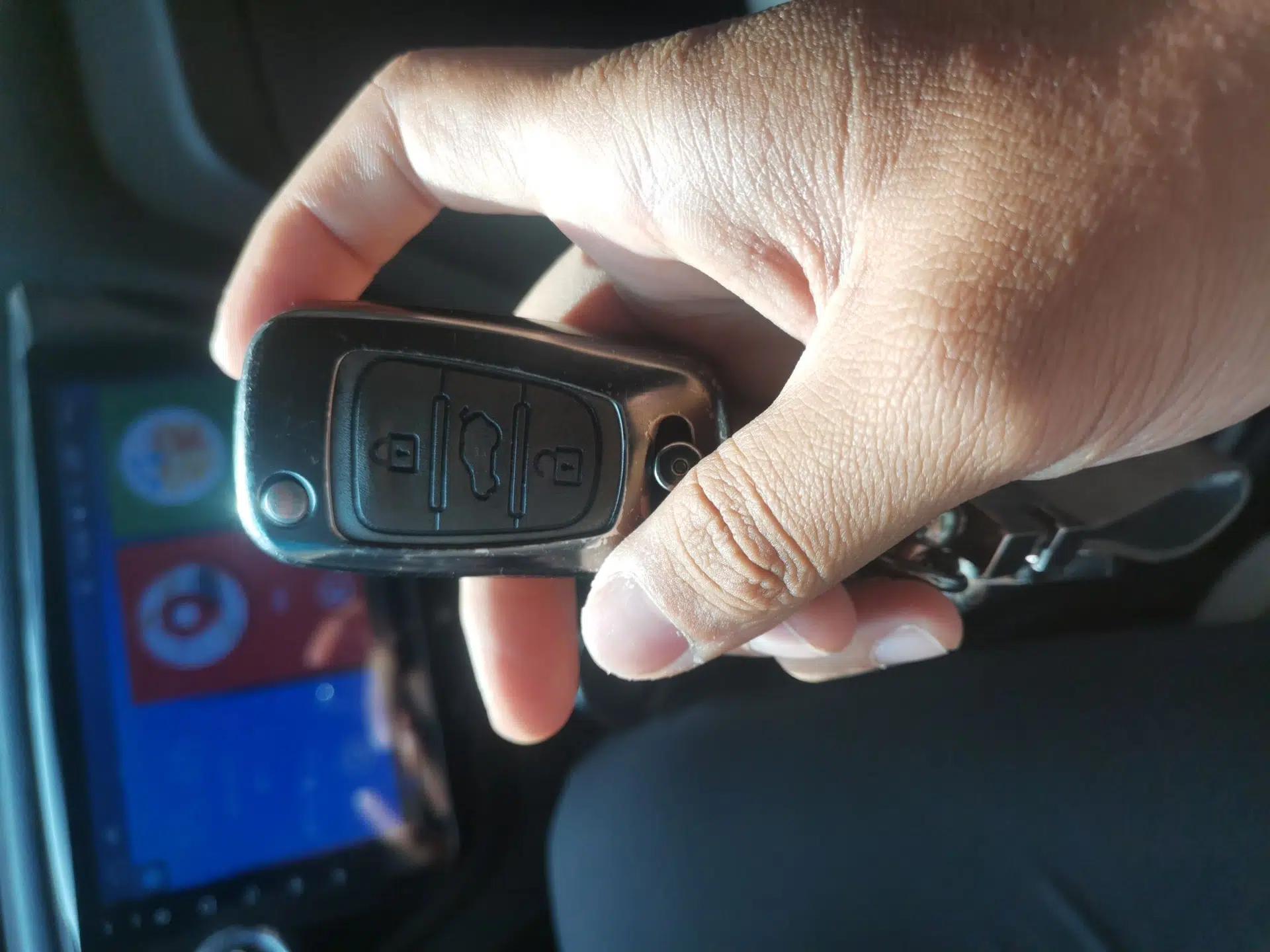 Kia K2 2012 Sedan 1.4L MT GLS Commemorative Edition — миниатюра 9