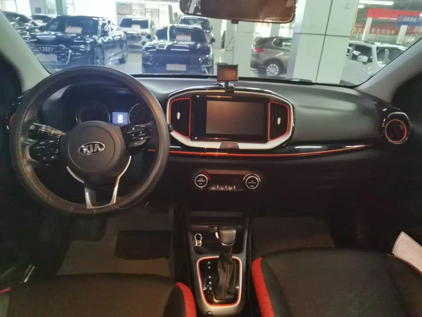 Kia kx1 Stonic 2019 1.4L Automatic Fun Edition China V Standard — миниатюра 12