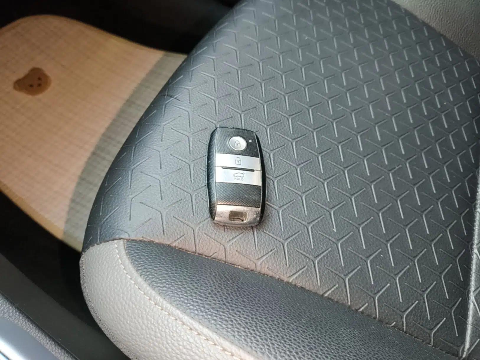 Kia kx1 Stonic 2019 1.4L Automatic Fun Edition China V Standard — миниатюра 12