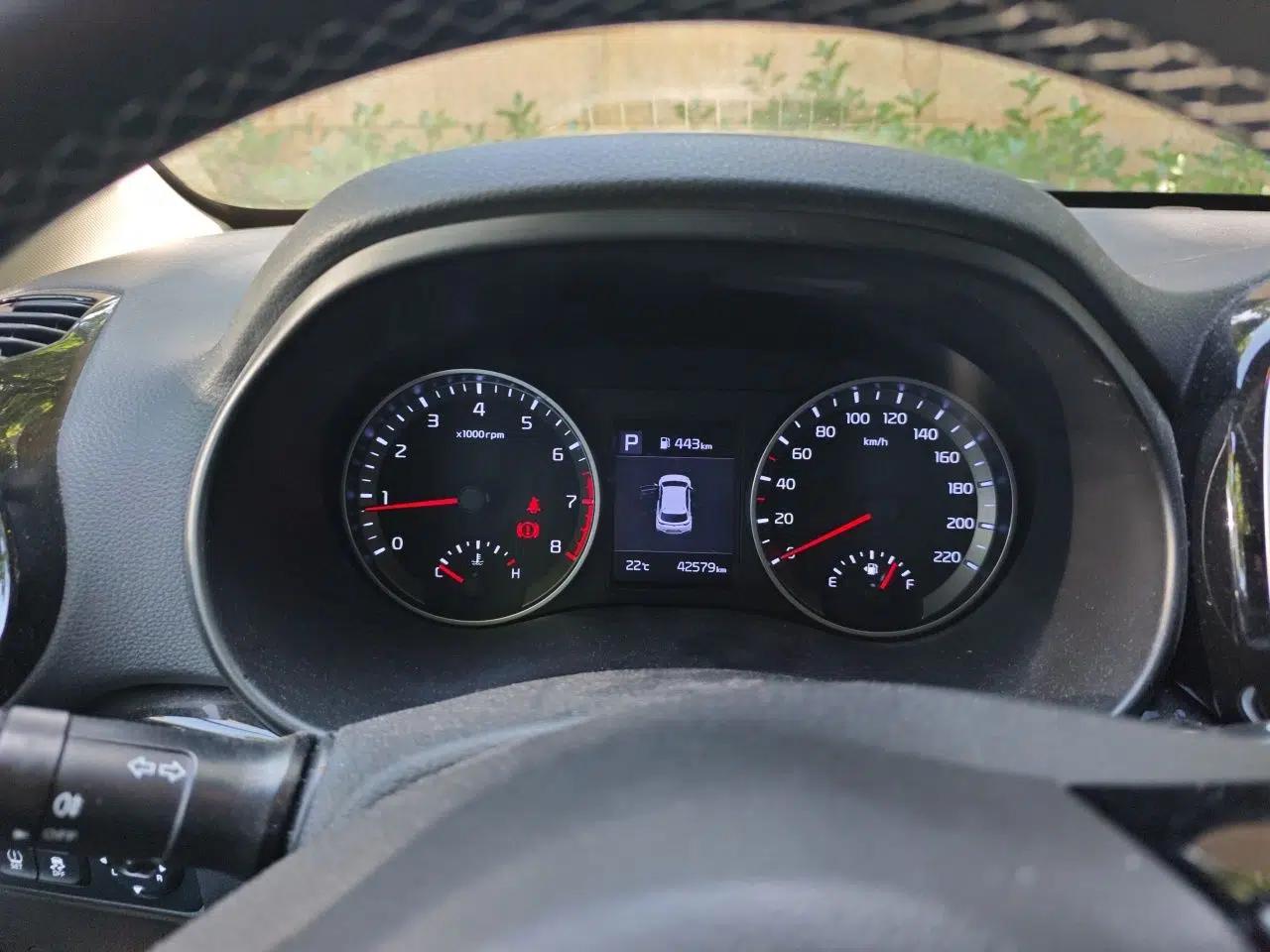 Kia kx1 Stonic 2021 1.4L CVT Sunroof Model — миниатюра 12
