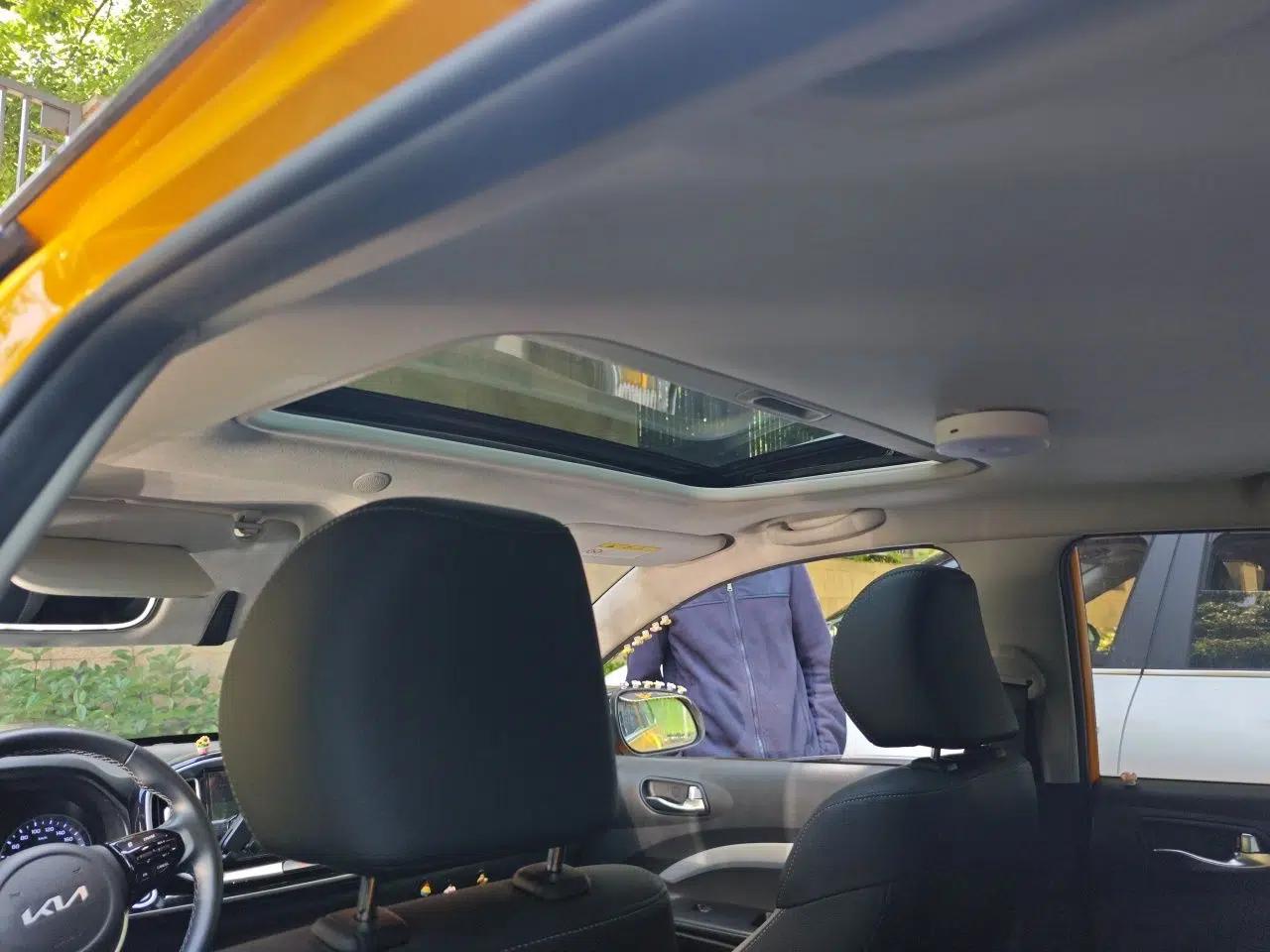 Kia kx1 Stonic 2021 1.4L CVT Sunroof Model — миниатюра 19