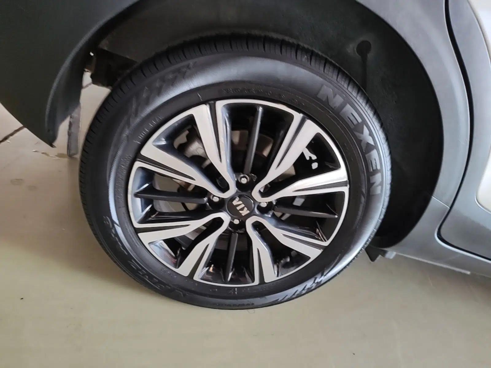 Kia kx1 Stonic 2021 1.4L CVT Fun & Sunroof Model — миниатюра 10